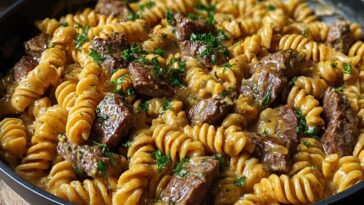 One-Pot Creamy Spicy Garlic Butter Steak & Pasta